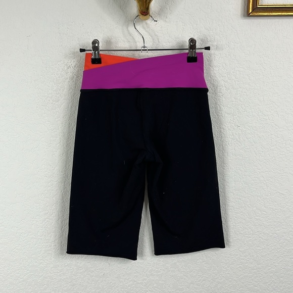 Lululemon Crossband Waist Minimalist Bermuda Shorts - Picture 3 of 5